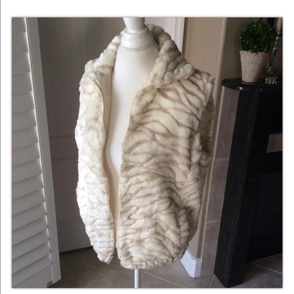 Frankly My Dear Jackets & Blazers - Faux Animal Print Fur Vest SM/MED Cream Beige Full Zip Donna Stewart USA Vintage